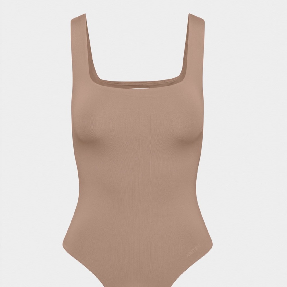 Aritzia Babaton Square Neck Bodysuit